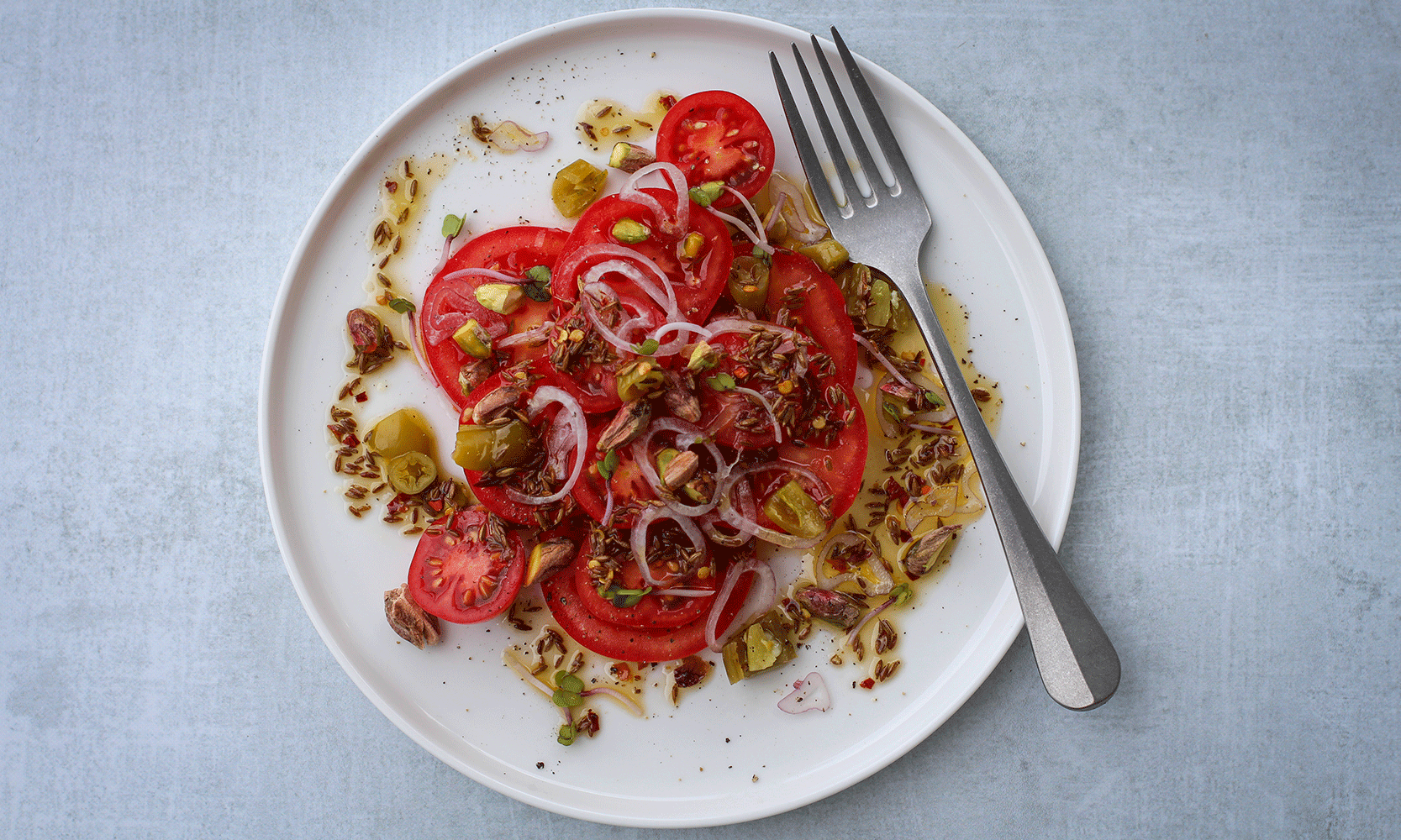 Spicy tomatsalat med varm krydderolje